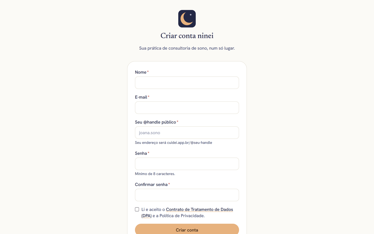 Tela de cadastro da Ninei com campos de e-mail e senha e o aceite do contrato de operador de dados (DPA)